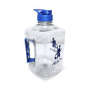 Garrafa J&I Health 2 Litros com tampa vedação Flip Flop, alça resistente e material PET livre de BPA. Design moderno e prático, ideal para transporte e armazenamento de líquidos. Disponível nas cores azul e rosa.